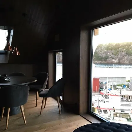 Apartment Faxvaag Appartments Kvenvaer